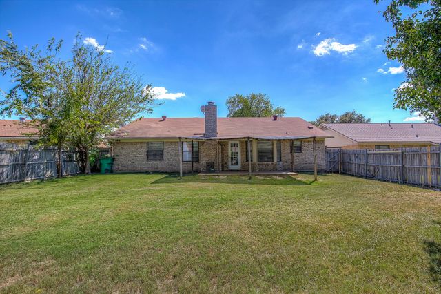 6637 Fair Oaks Drive, Watauga, TX 76148