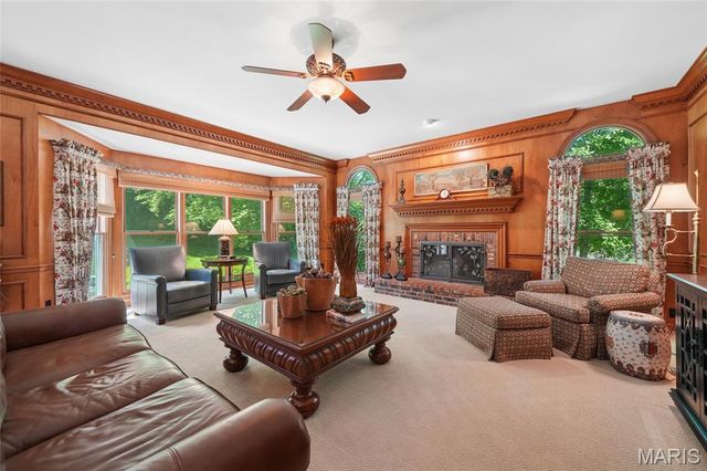 111 Worthington Oaks Drive, Creve Coeur, MO 63141