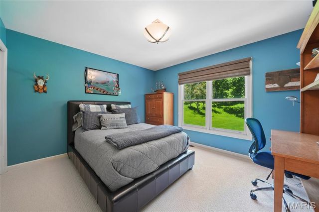 111 Worthington Oaks Drive, Creve Coeur, MO 63141
