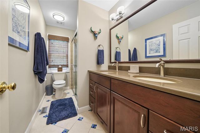 111 Worthington Oaks Drive, Creve Coeur, MO 63141