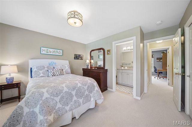 111 Worthington Oaks Drive, Creve Coeur, MO 63141