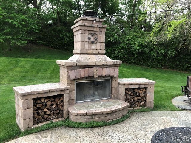 111 Worthington Oaks Drive, Creve Coeur, MO 63141
