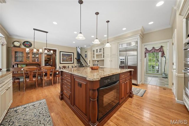 111 Worthington Oaks Drive, Creve Coeur, MO 63141