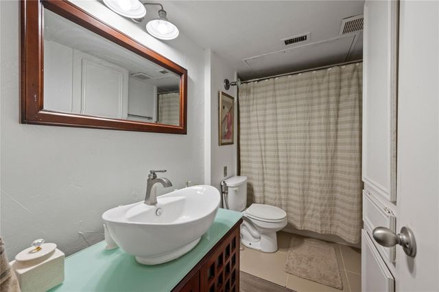 525 Towne House Lane, Richardson, TX 75081