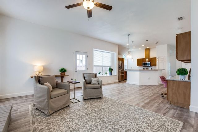 3306 Ashleaf Drive, Carrollton, TX 75007