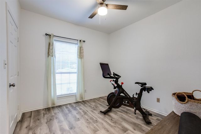 3306 Ashleaf Drive, Carrollton, TX 75007