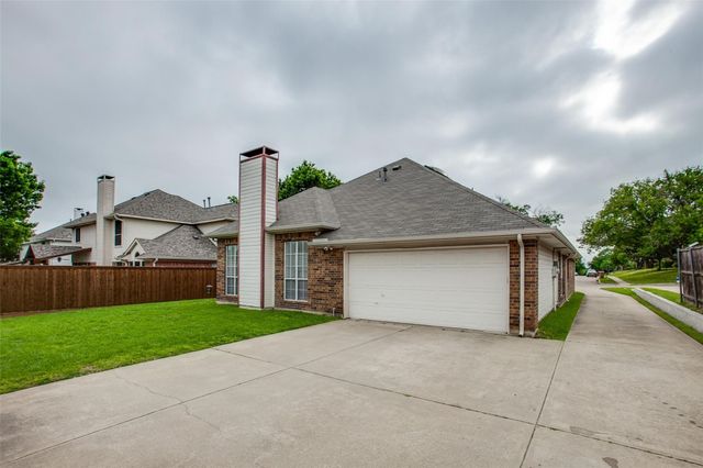 3306 Ashleaf Drive, Carrollton, TX 75007