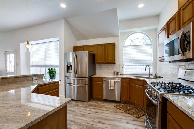 3306 Ashleaf Drive, Carrollton, TX 75007