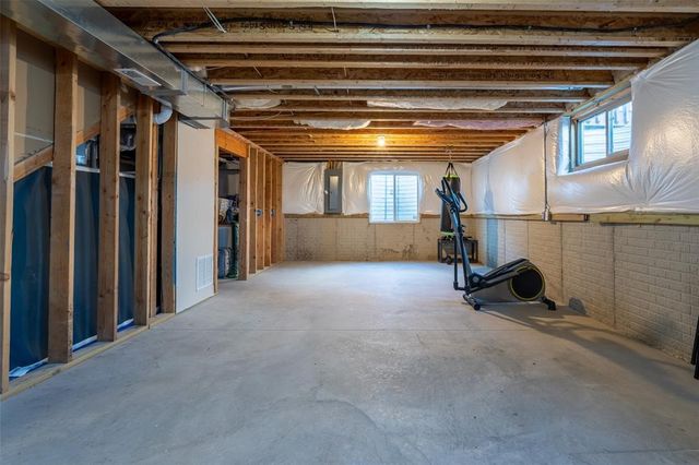 1615 NE Vicksburg Drive, Ankeny, IA 50021