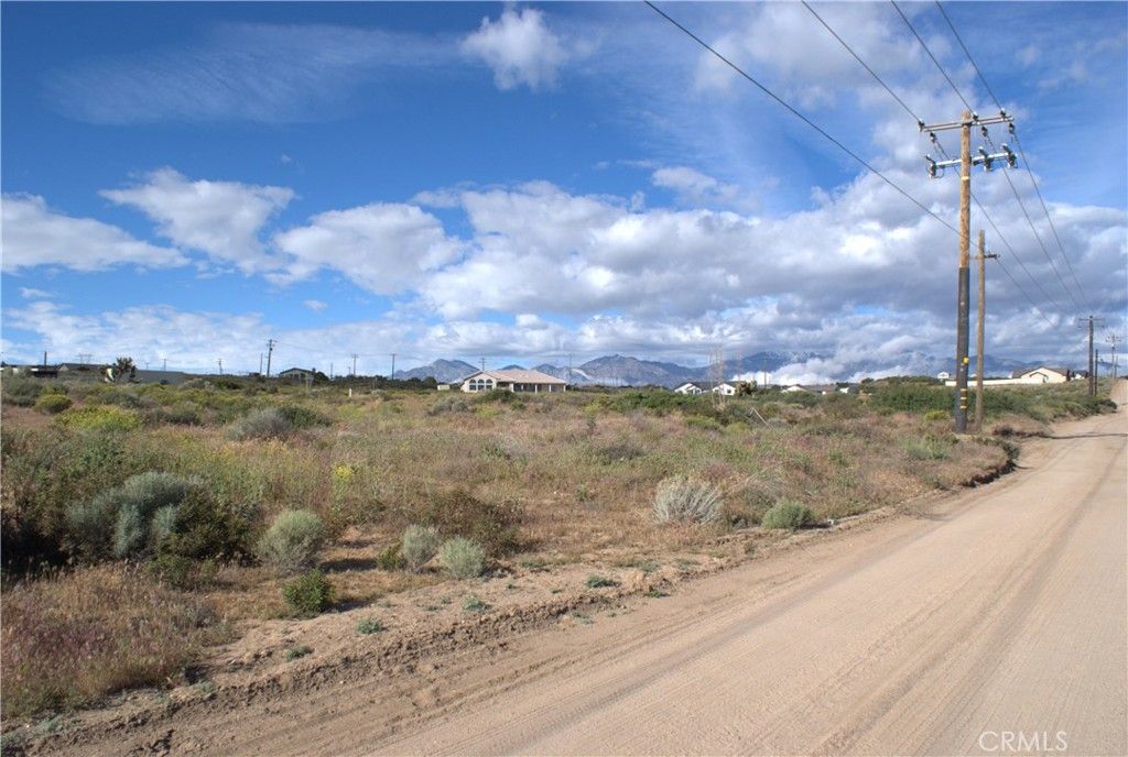 0 Prairie Trl, Oak Hills, CA 92344