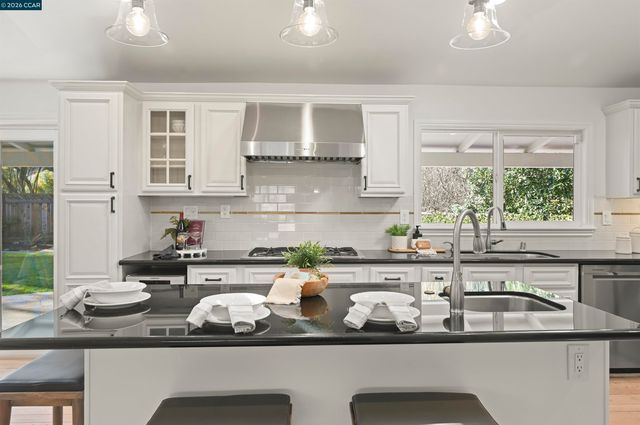 627 Burton, Lafayette, CA 94549