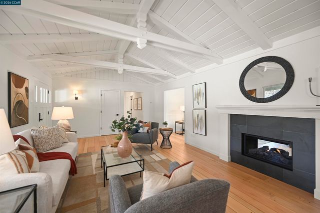 627 Burton, Lafayette, CA 94549