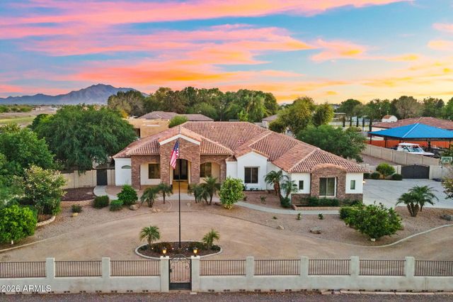 16325 E MAGNOLIA Drive, Gilbert, AZ 85298