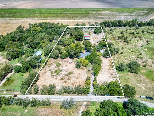 530 Buerger, Seguin, TX 78155