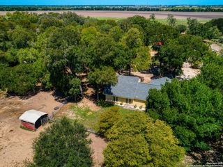 530 Buerger, Seguin, TX 78155