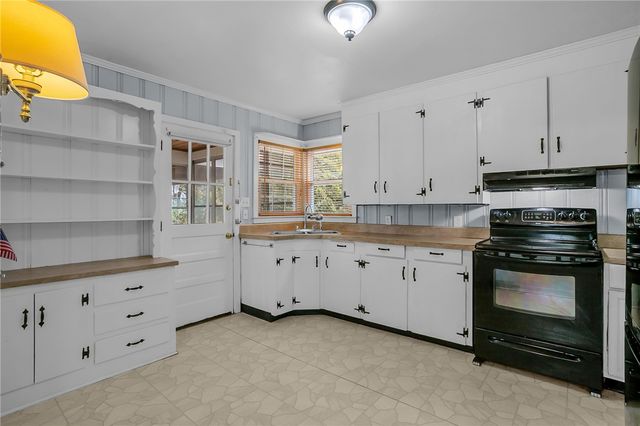 218 Bedford Forest Avenue, Anderson, SC 29625