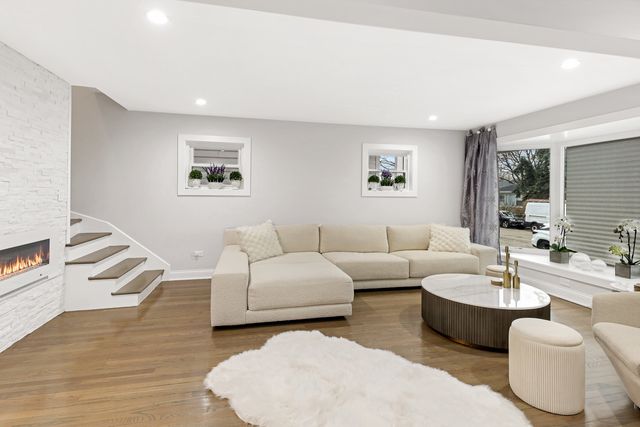 3517 N PLAINFIELD Avenue, Chicago, IL 60634