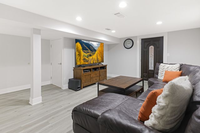 3517 N PLAINFIELD Avenue, Chicago, IL 60634