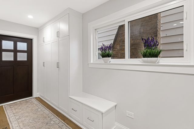 3517 N PLAINFIELD Avenue, Chicago, IL 60634