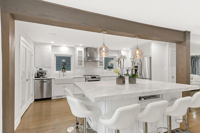 3517 N PLAINFIELD Avenue, Chicago, IL 60634