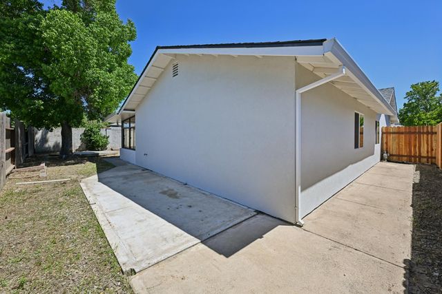 6439 Villa Dr, Sacramento, CA 95842