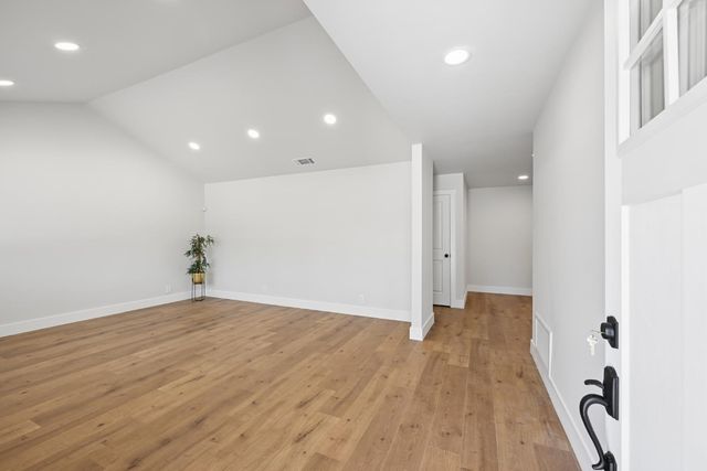6439 Villa Dr, Sacramento, CA 95842