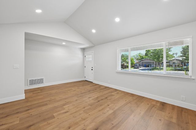 6439 Villa Dr, Sacramento, CA 95842