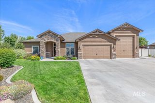 11954 W Meadowfalls Dr, Star, ID 83669