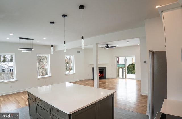 6 BEECH AVE, Wilmington, DE 19805