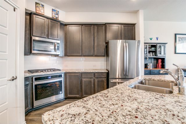 2402 Eureka Way, Lewisville, TX 75056