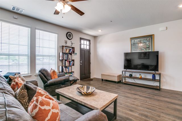 2402 Eureka Way, Lewisville, TX 75056