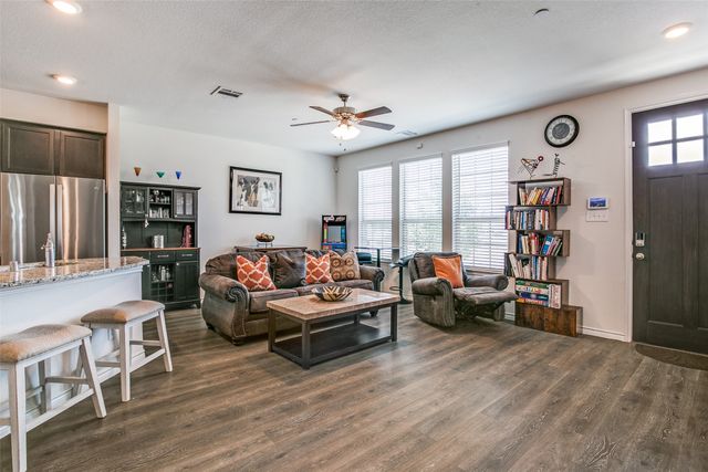 2402 Eureka Way, Lewisville, TX 75056