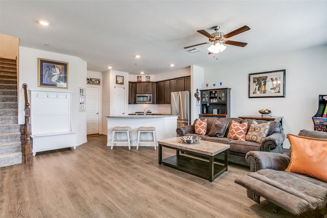 2402 Eureka Way, Lewisville, TX 75056