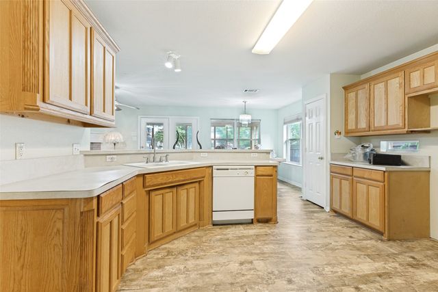 7429 Creekfall Drive, Fort Worth, TX 76137