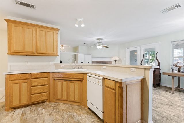 7429 Creekfall Drive, Fort Worth, TX 76137