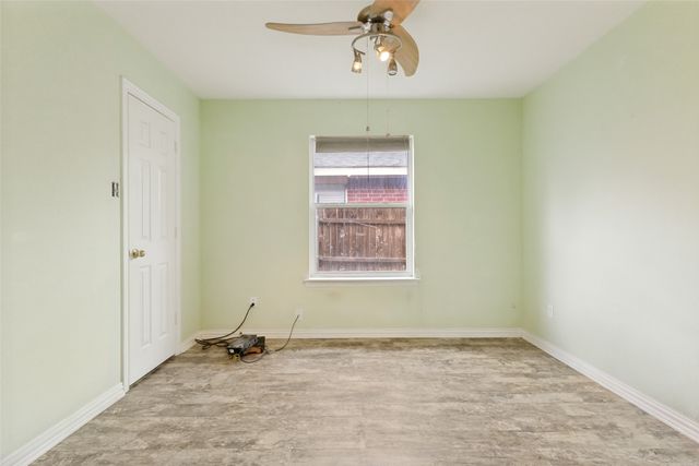 7429 Creekfall Drive, Fort Worth, TX 76137