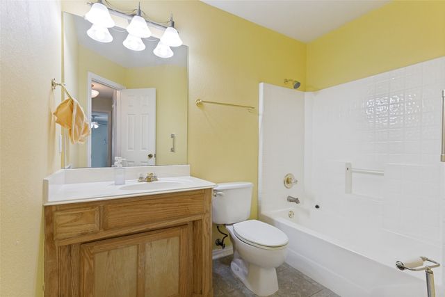 7429 Creekfall Drive, Fort Worth, TX 76137