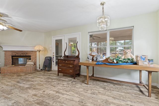 7429 Creekfall Drive, Fort Worth, TX 76137
