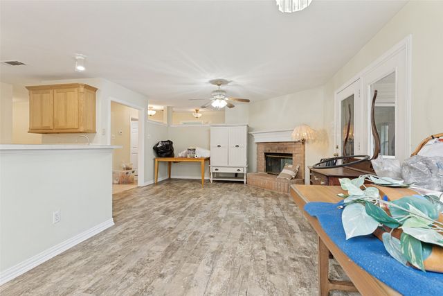 7429 Creekfall Drive, Fort Worth, TX 76137