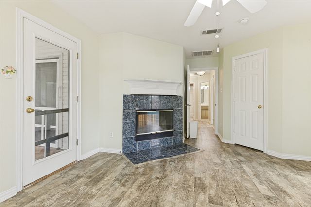 7429 Creekfall Drive, Fort Worth, TX 76137
