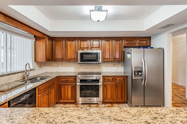 6323 OAK SQUARE E, Lakeland, FL 33813