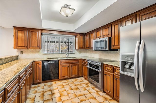 6323 OAK SQUARE E, Lakeland, FL 33813