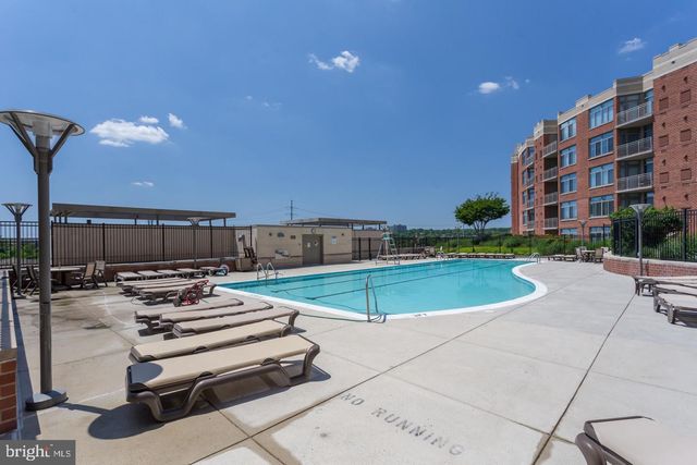3650 S GLEBE RD #666, Arlington, VA 22202