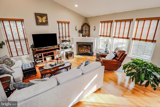 12 GREENSIDE DR, Tuckerton, NJ 08087
