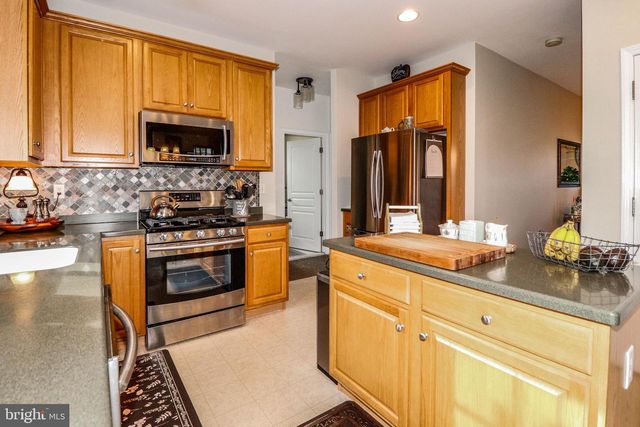 12 GREENSIDE DR, Tuckerton, NJ 08087