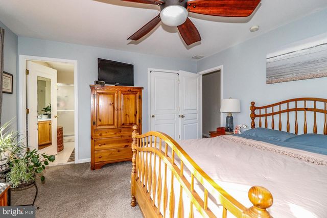 12 GREENSIDE DR, Tuckerton, NJ 08087