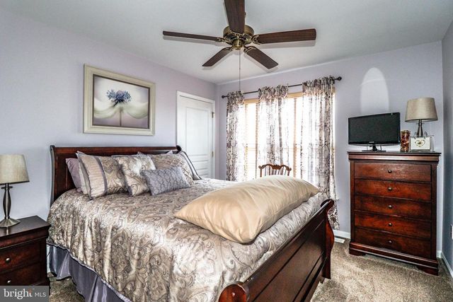 12 GREENSIDE DR, Tuckerton, NJ 08087
