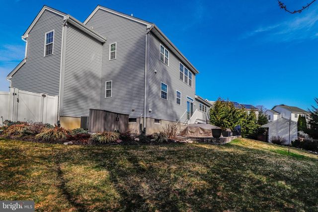 12 GREENSIDE DR, Tuckerton, NJ 08087
