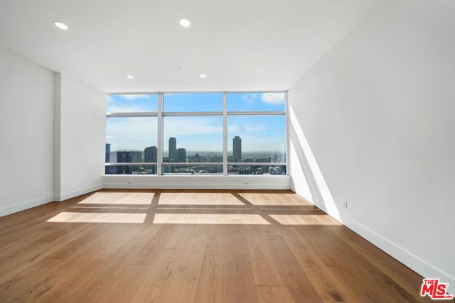 900 W Olympic Boulevard 32I, Los Angeles, CA 90015