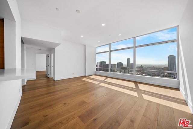 900 W Olympic Boulevard 32I, Los Angeles, CA 90015
